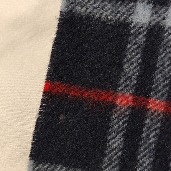 💙 Vintage UC Burberry Unisex Use 100% Lambswool Tartan Plaid Winter Scarf 🧣 - Picture 6 of 10